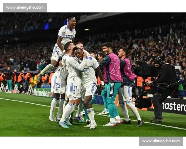 德比黄牌时刻:佩德里拽衣止损,维尼修斯的速度宣言